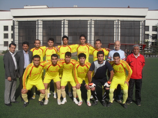 شهرداري لاهيجان قهرمان نيم فصل ليگ دسته سه فوتبال كشور شد